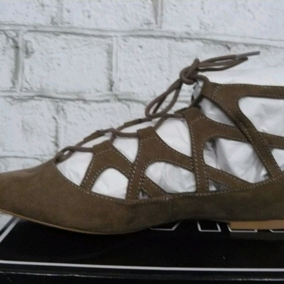 MIA Anamarie Taupe Nova Suede Lace Up Ballet Flat, Size 8 - Picture 3 of 7